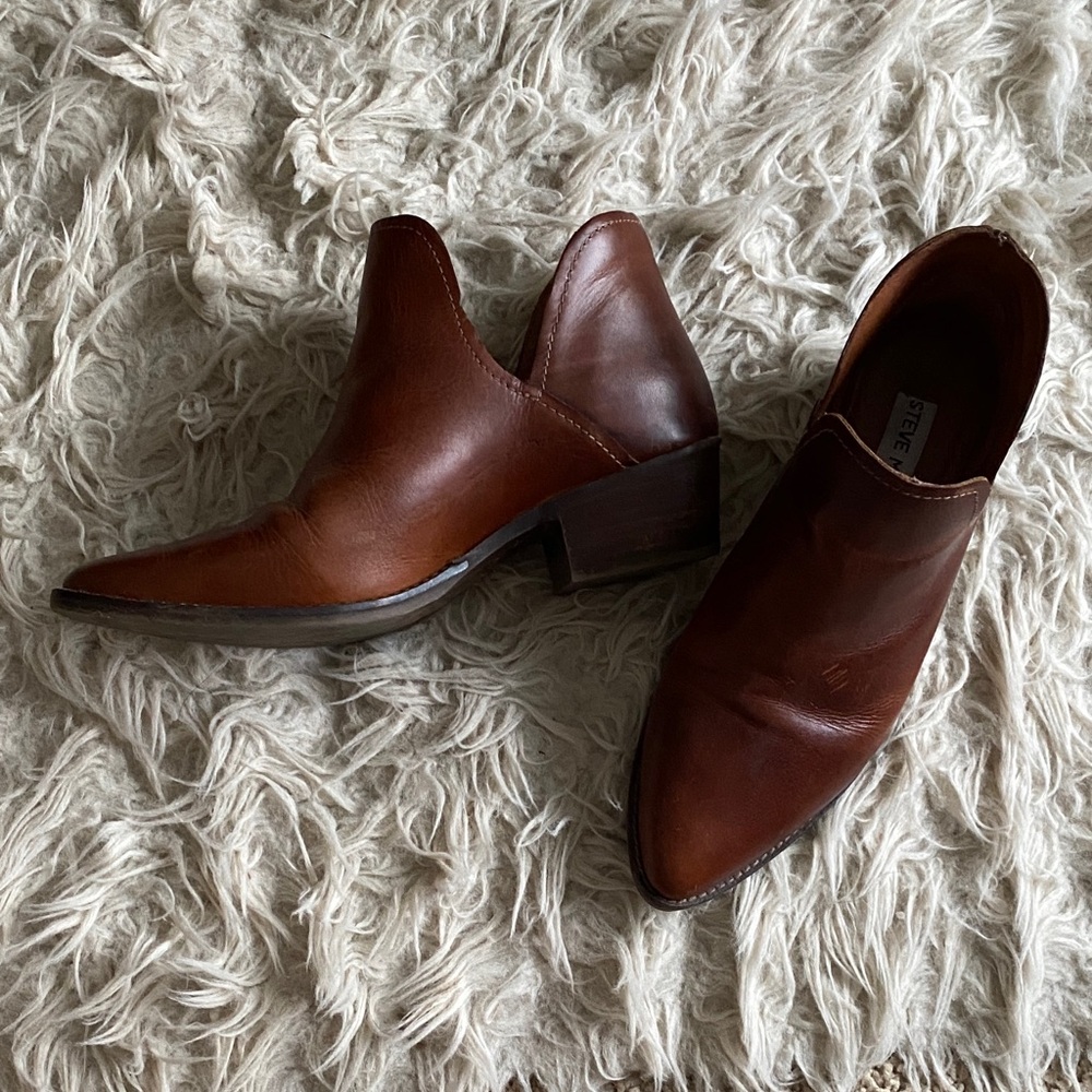 Steve Madden Chestnut Ankle Booties